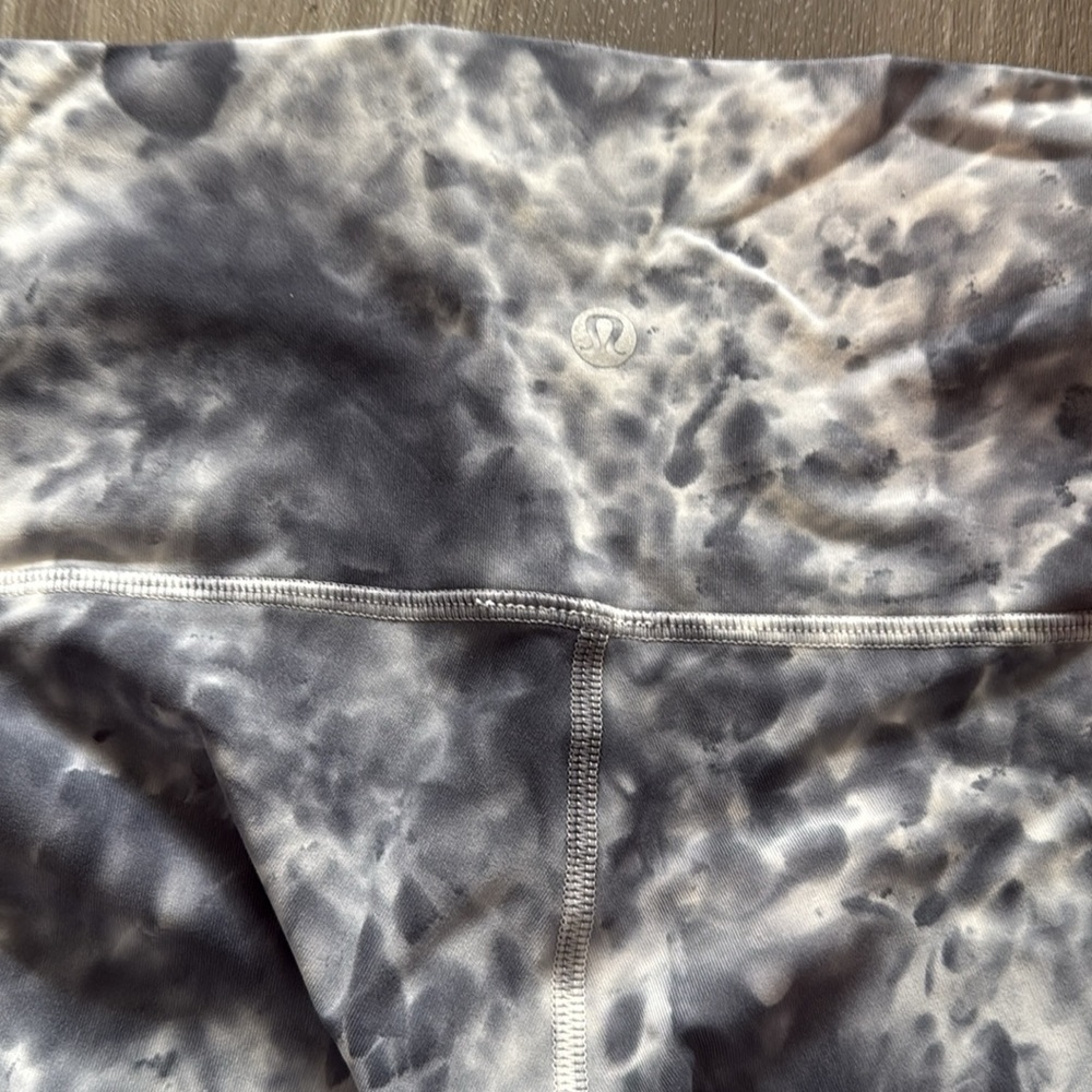 Lululemon Legging - Picture 2 of 2